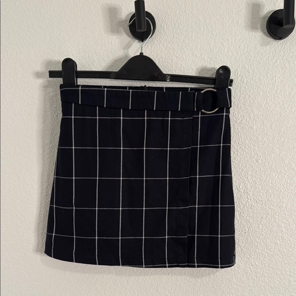 Ivy& Main Stylish Black Checkered Skirt - Picture 1 of 4